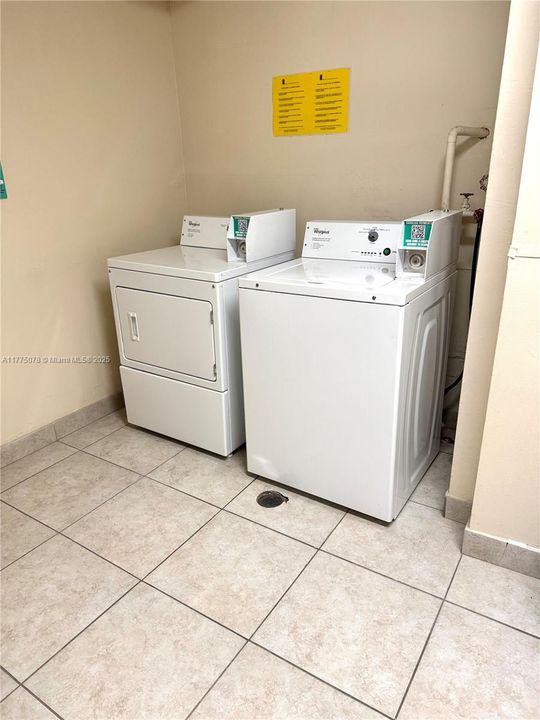 Vendido Recientemente: $439,000 (2 camas, 2 baños, 1463 Pies cuadrados)