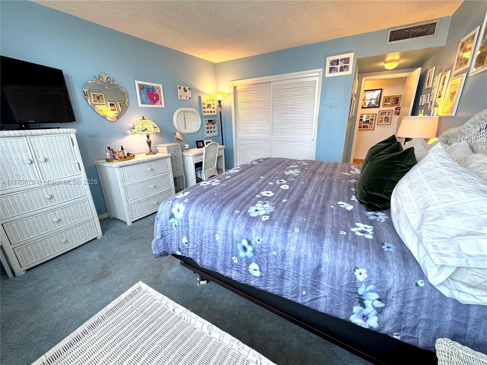 Vendido Recientemente: $439,000 (2 camas, 2 baños, 1463 Pies cuadrados)