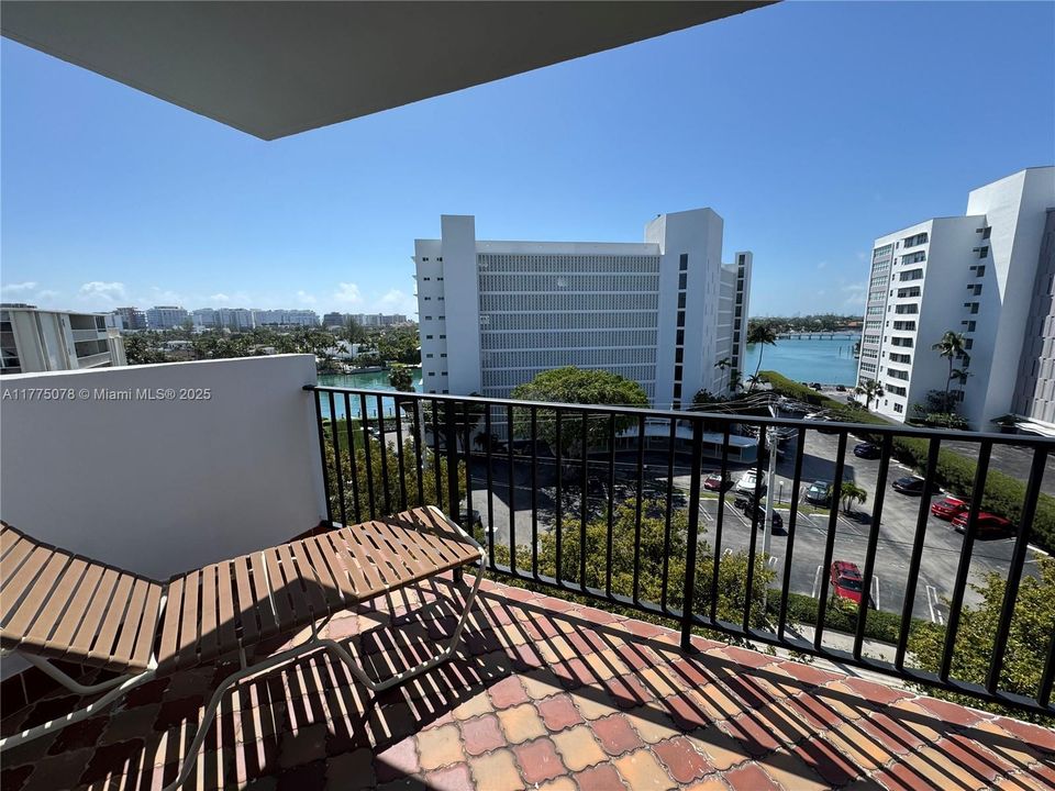 Vendido Recientemente: $439,000 (2 camas, 2 baños, 1463 Pies cuadrados)