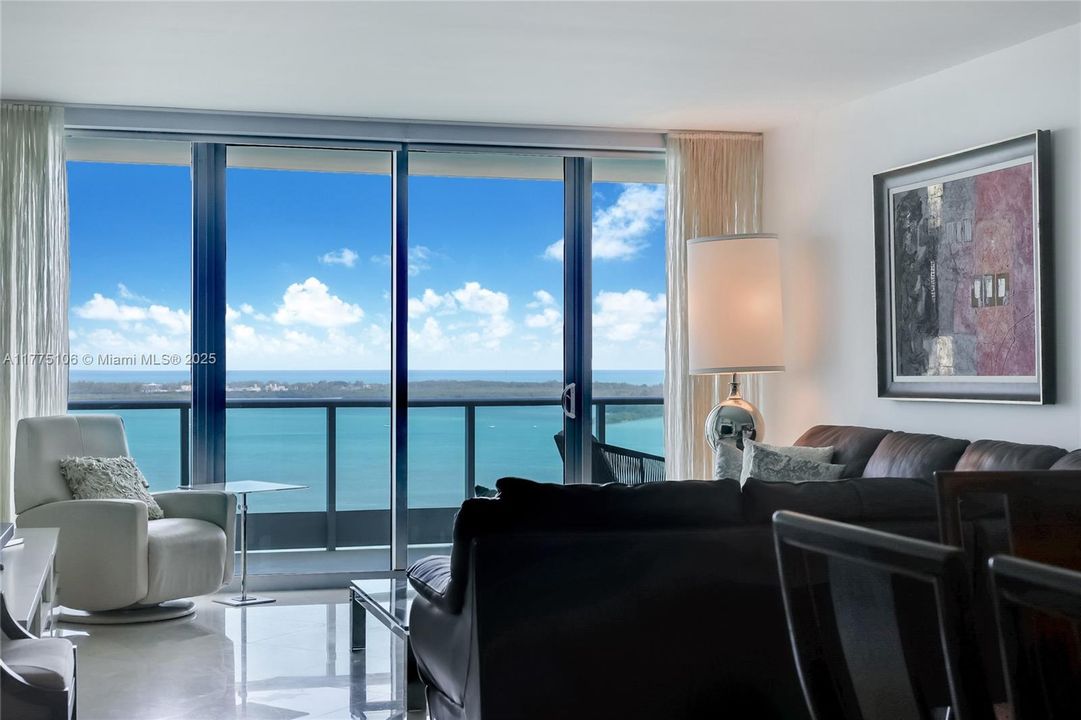 На продажу: $2,500,000 (3 спален, 3 ванн, 2130 Квадратных фут)