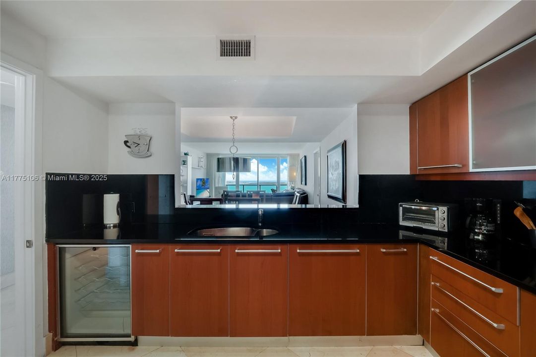 На продажу: $2,500,000 (3 спален, 3 ванн, 2130 Квадратных фут)