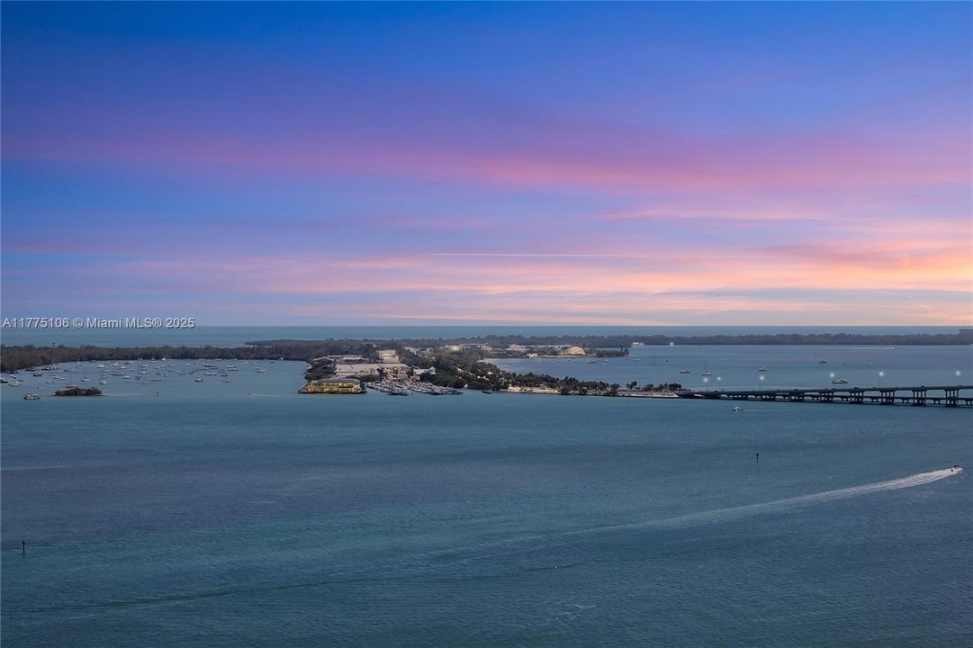 На продажу: $2,500,000 (3 спален, 3 ванн, 2130 Квадратных фут)