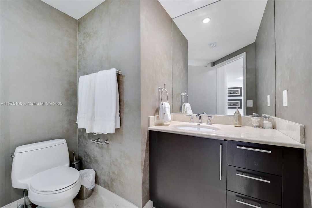 На продажу: $2,500,000 (3 спален, 3 ванн, 2130 Квадратных фут)