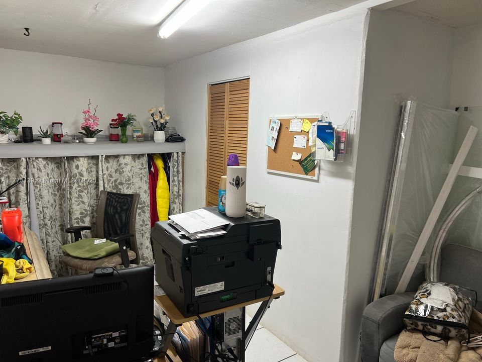 Recently Sold: $379,900 (2 beds, 1 baths, 1143 Square Feet)