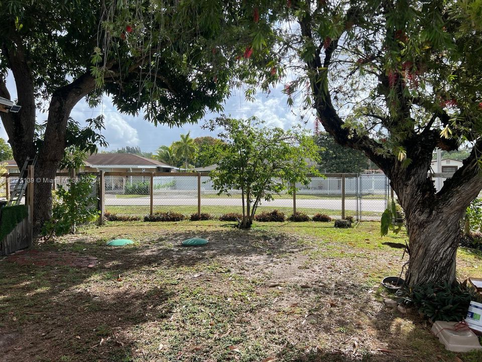 Recently Sold: $379,900 (2 beds, 1 baths, 1143 Square Feet)