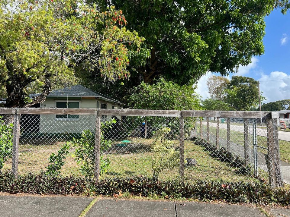 Recently Sold: $379,900 (2 beds, 1 baths, 1143 Square Feet)