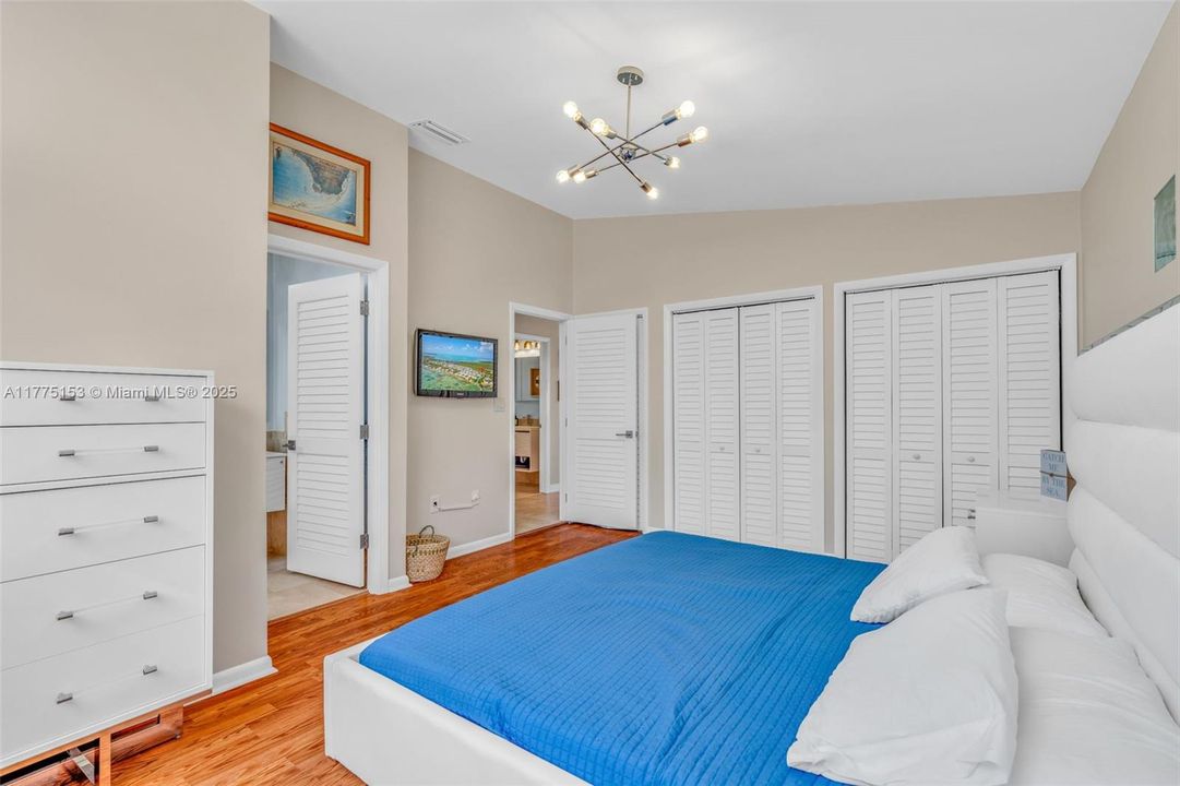 Recently Sold: $1,650,000 (3 beds, 2 baths, 1548 Square Feet)