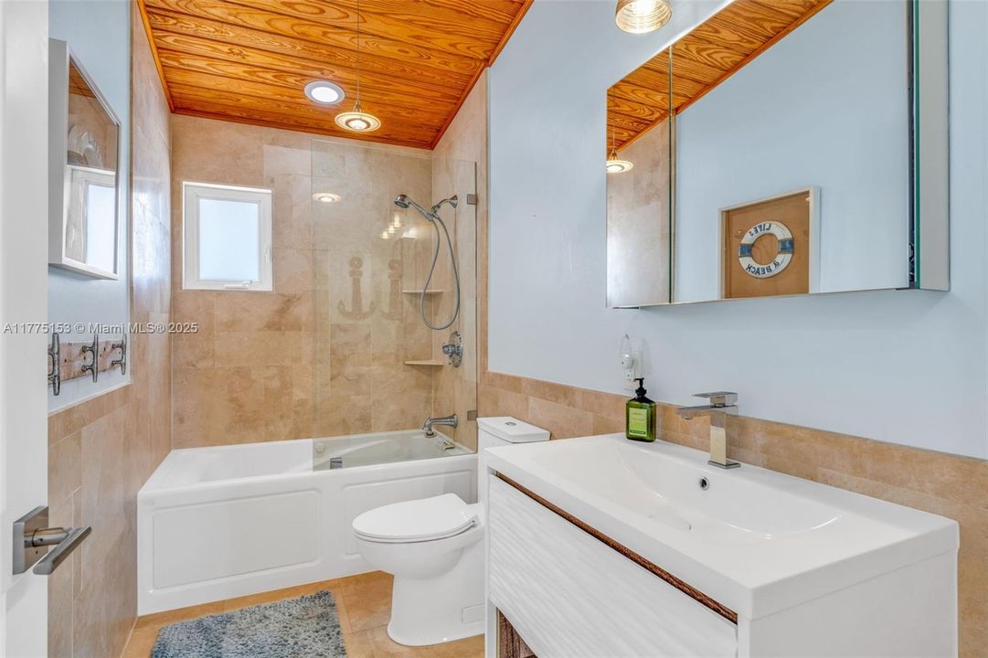 Recently Sold: $1,650,000 (3 beds, 2 baths, 1548 Square Feet)