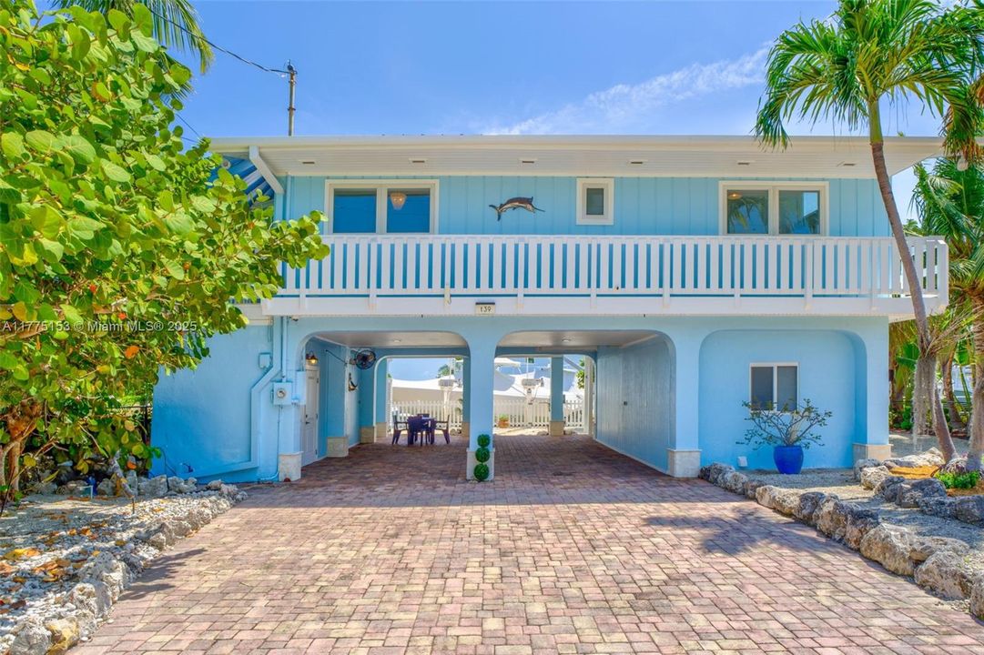 Recently Sold: $1,650,000 (3 beds, 2 baths, 1548 Square Feet)