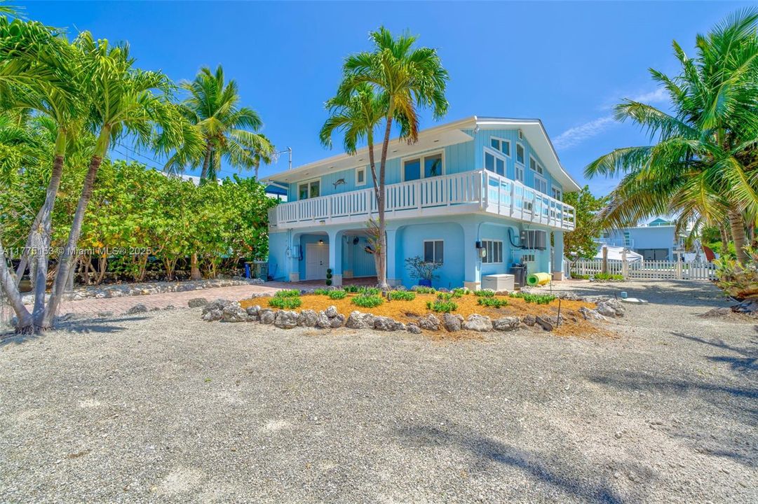 Recently Sold: $1,650,000 (3 beds, 2 baths, 1548 Square Feet)
