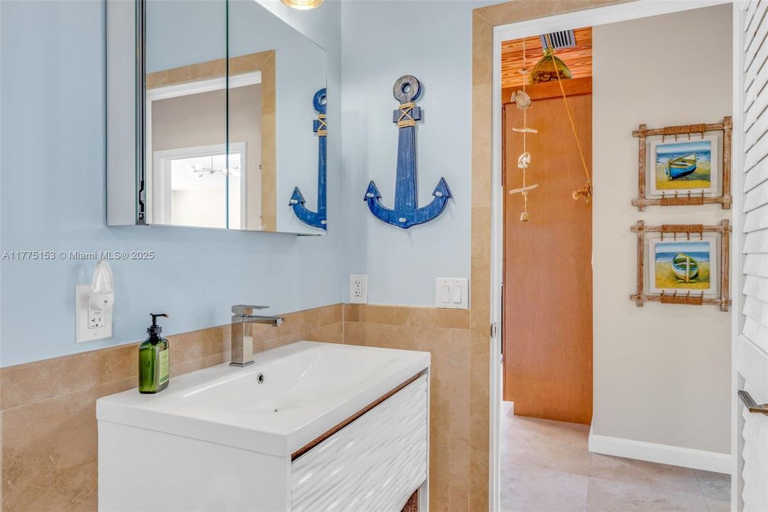 Recently Sold: $1,650,000 (3 beds, 2 baths, 1548 Square Feet)