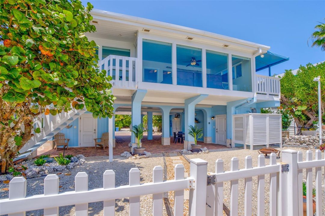 Recently Sold: $1,650,000 (3 beds, 2 baths, 1548 Square Feet)