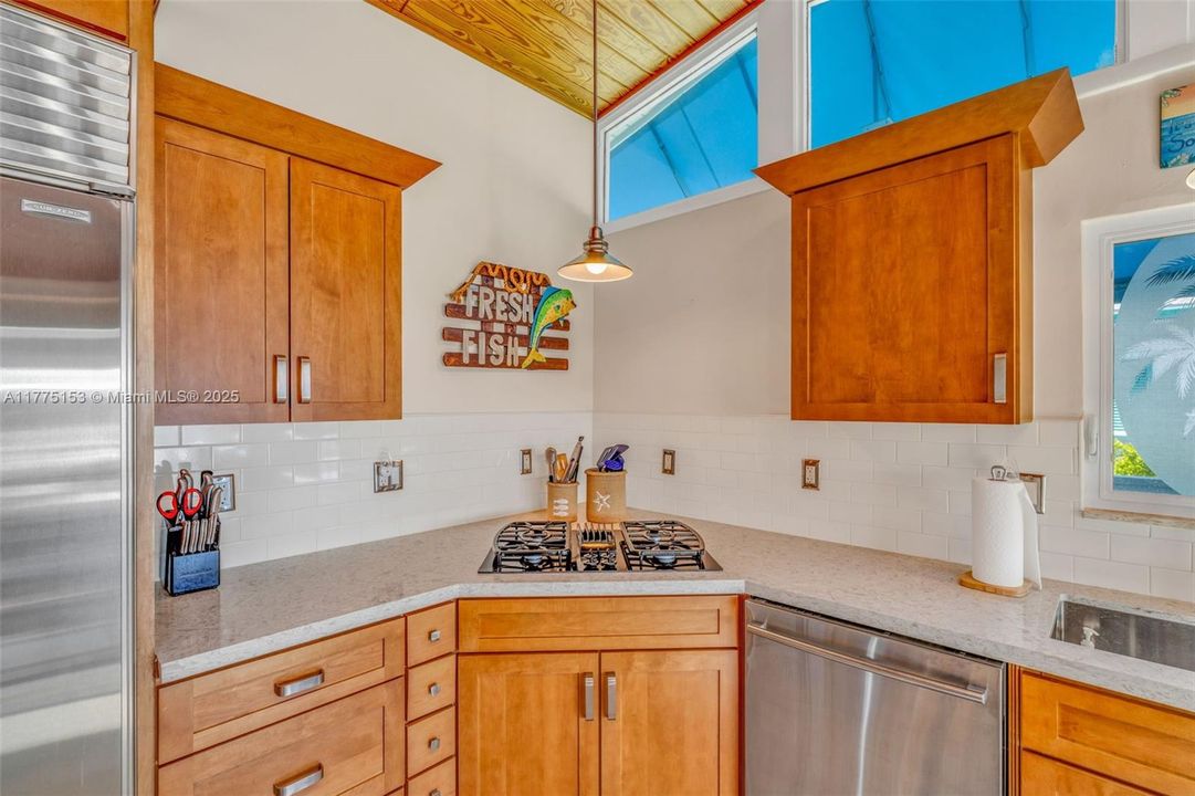 Recently Sold: $1,650,000 (3 beds, 2 baths, 1548 Square Feet)