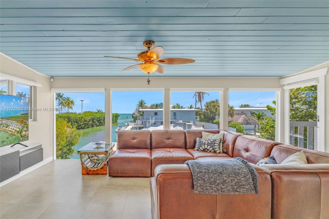 Recently Sold: $1,650,000 (3 beds, 2 baths, 1548 Square Feet)