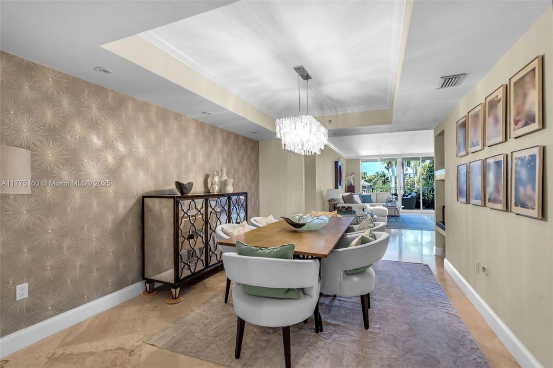 Activo con contrato: $2,440,000 (3 camas, 3 baños, 2602 Pies cuadrados)