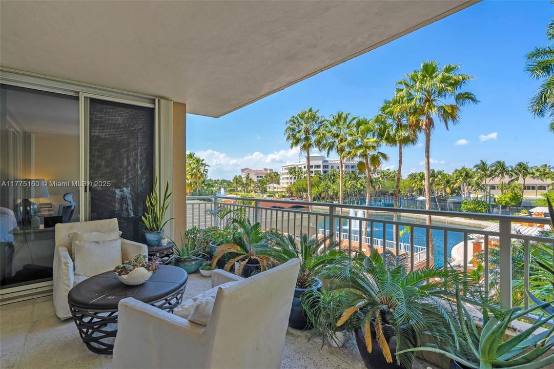 Activo con contrato: $2,440,000 (3 camas, 3 baños, 2602 Pies cuadrados)