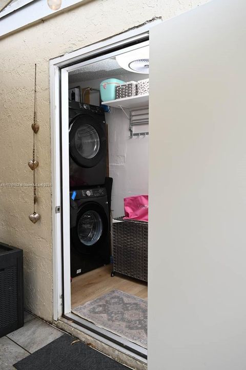 For Sale: $549,999 (3 beds, 2 baths, 1410 Square Feet)