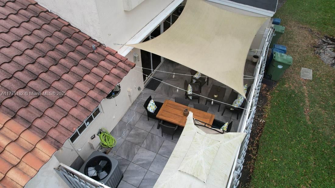 For Sale: $549,999 (3 beds, 2 baths, 1410 Square Feet)