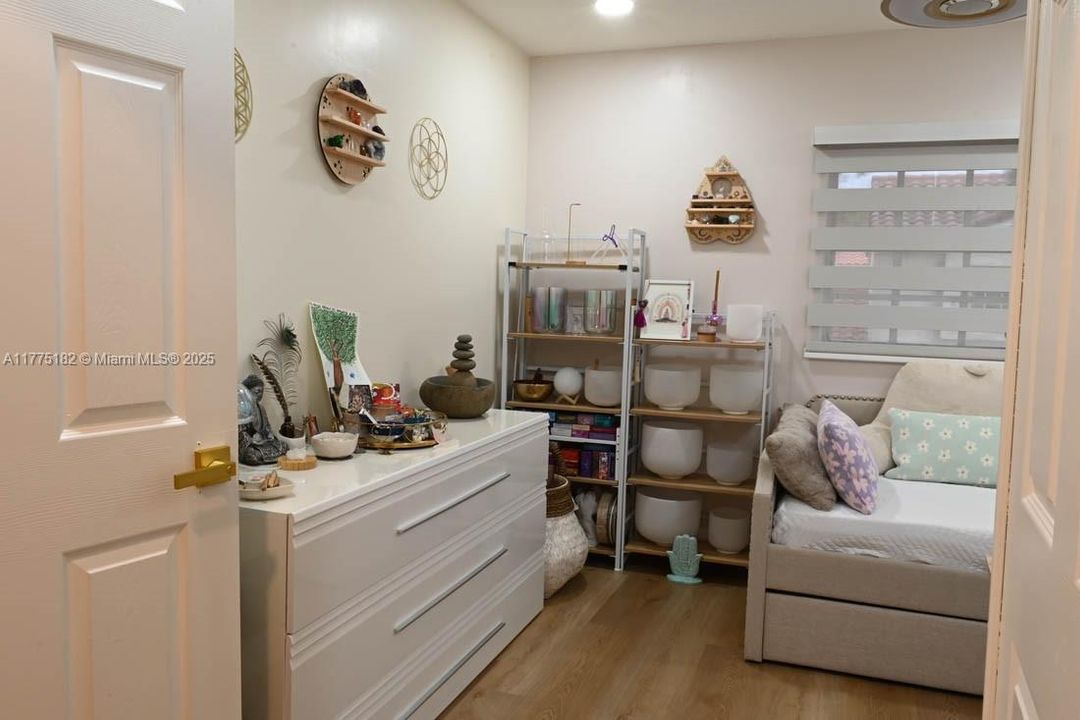 For Sale: $549,999 (3 beds, 2 baths, 1410 Square Feet)