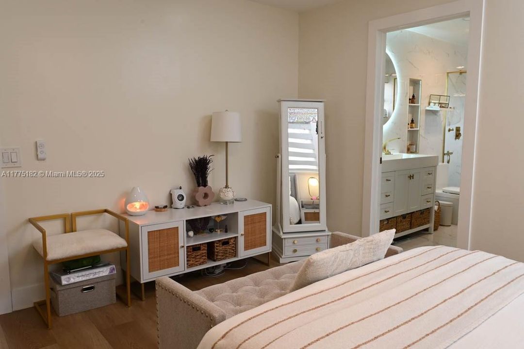 For Sale: $549,999 (3 beds, 2 baths, 1410 Square Feet)