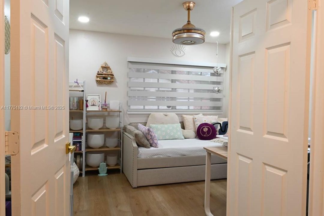 For Sale: $549,999 (3 beds, 2 baths, 1410 Square Feet)