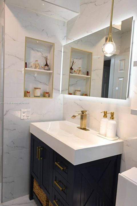 For Sale: $549,999 (3 beds, 2 baths, 1410 Square Feet)