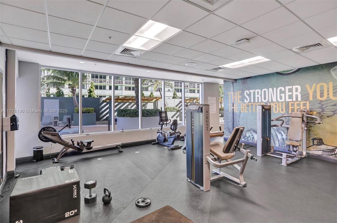 出租: $4,000 (2 贝兹, 2 浴室, 1048 平方英尺)