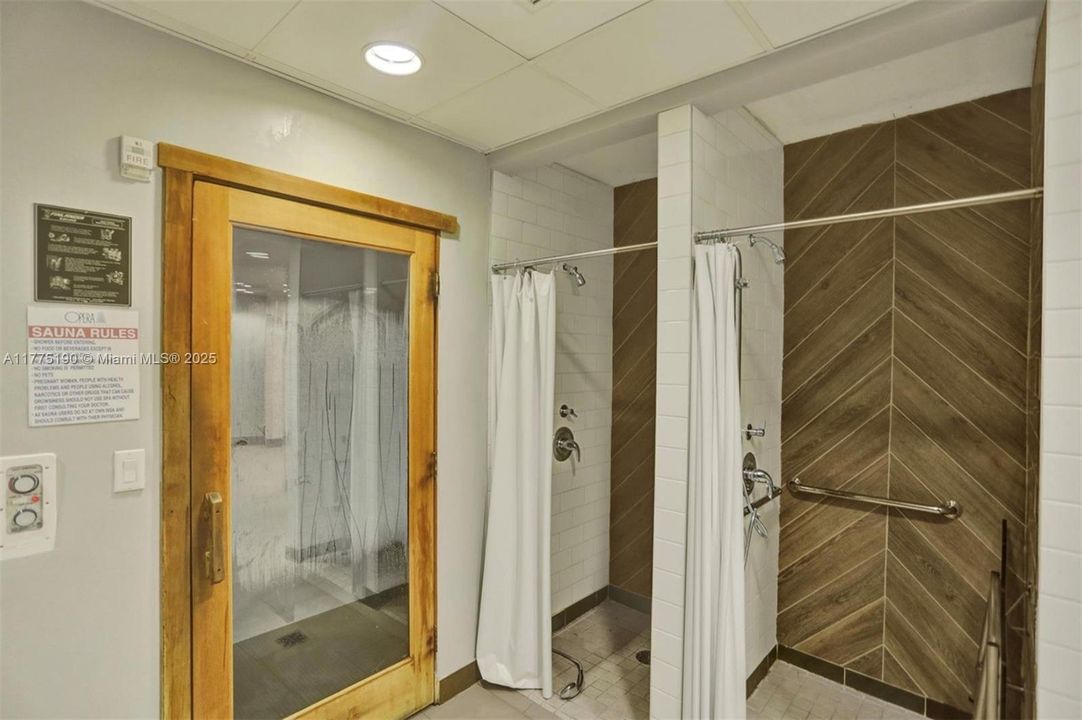 出租: $4,000 (2 贝兹, 2 浴室, 1048 平方英尺)