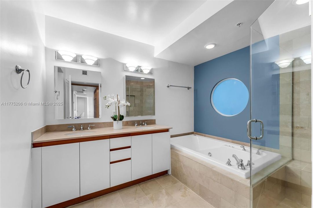 待售: $1,750,000 (2 贝兹, 2 浴室, 1530 平方英尺)