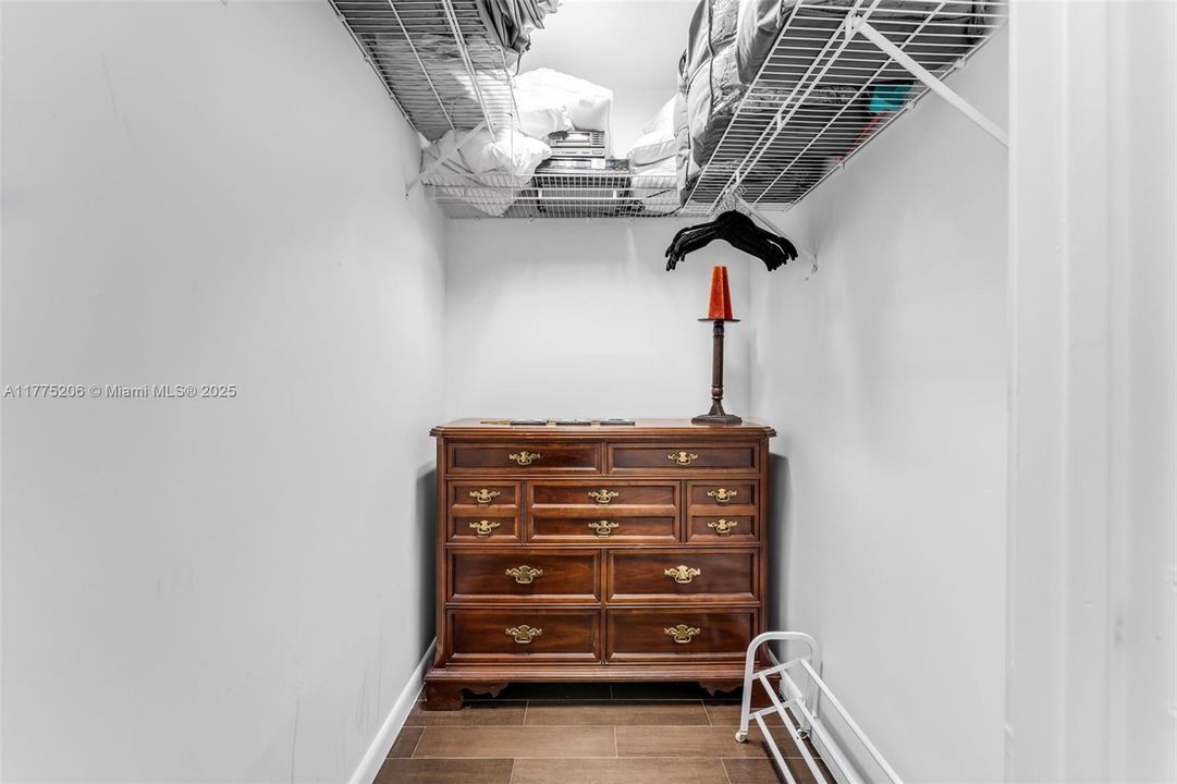 待售: $1,750,000 (2 贝兹, 2 浴室, 1530 平方英尺)