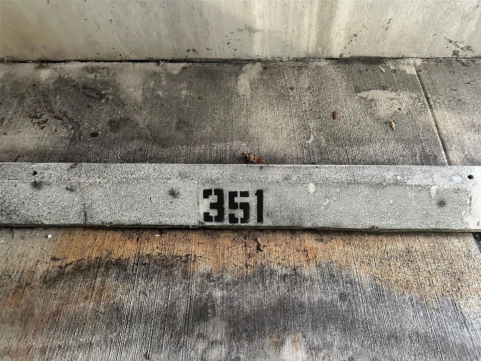 For Sale: $307,000 (2 beds, 2 baths, 1012 Square Feet)