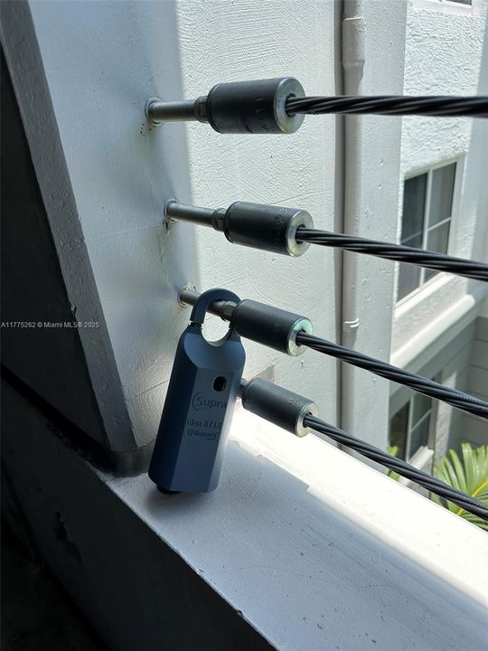 For Sale: $307,000 (2 beds, 2 baths, 1012 Square Feet)