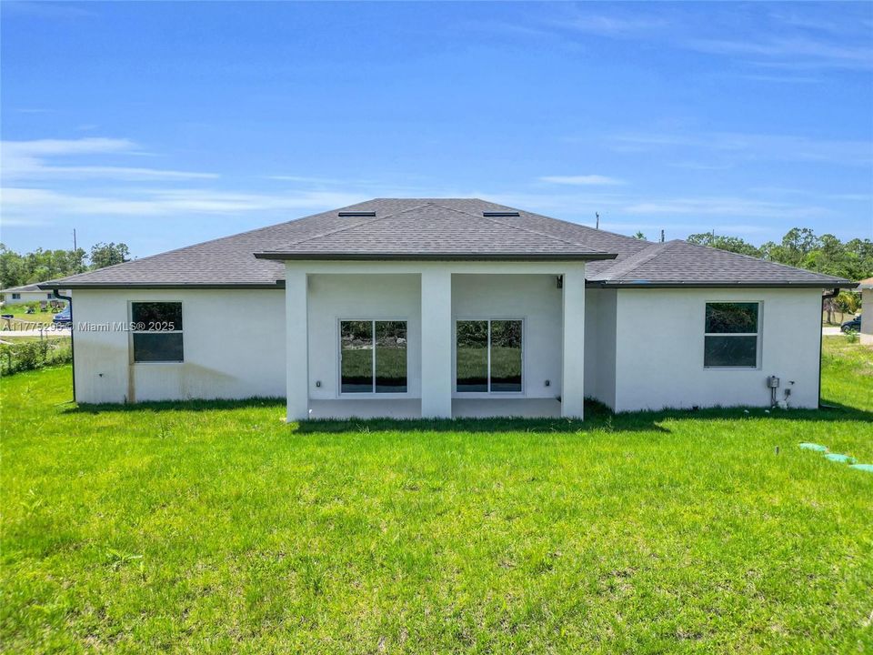 Recently Rented: $2,200 (3 beds, 2 baths, 0 Square Feet)