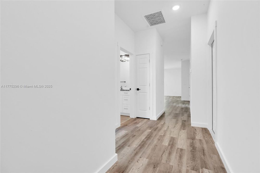 Recently Rented: $2,200 (3 beds, 2 baths, 0 Square Feet)