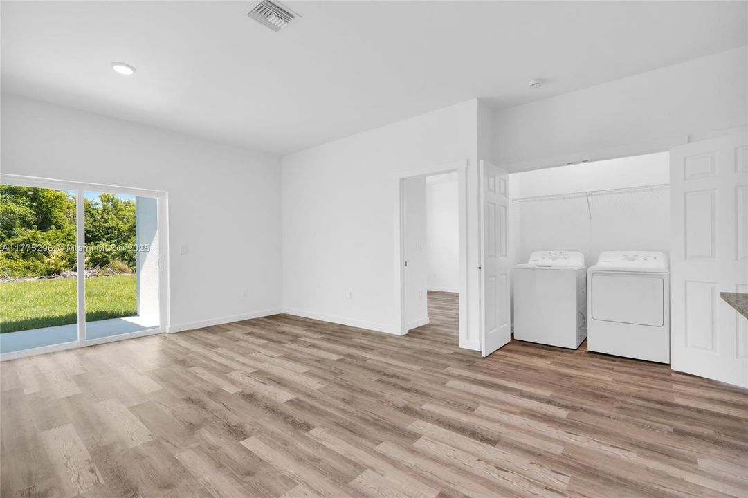 Recently Rented: $2,200 (3 beds, 2 baths, 0 Square Feet)