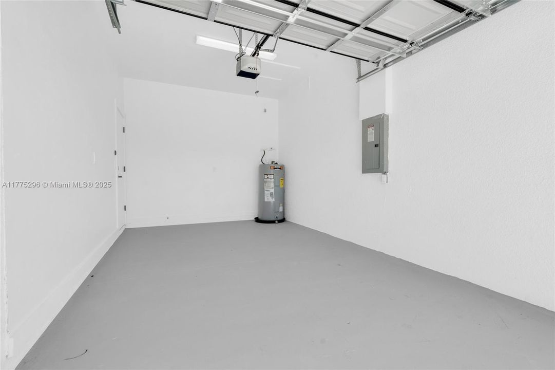 Recently Rented: $2,200 (3 beds, 2 baths, 0 Square Feet)