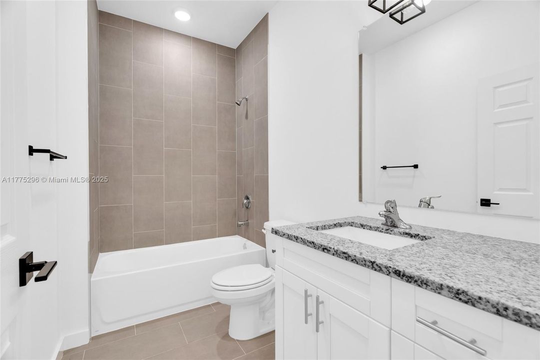 Recently Rented: $2,200 (3 beds, 2 baths, 0 Square Feet)