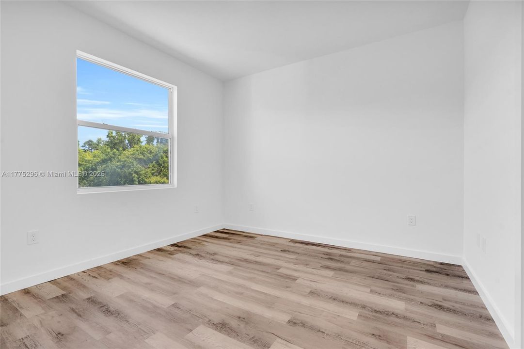 Recently Rented: $2,200 (3 beds, 2 baths, 0 Square Feet)