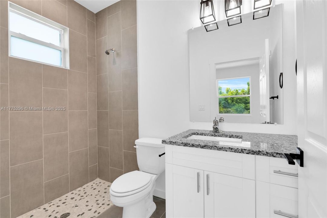 Recently Rented: $2,200 (3 beds, 2 baths, 0 Square Feet)