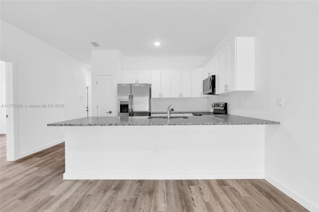 Recently Rented: $2,200 (3 beds, 2 baths, 0 Square Feet)