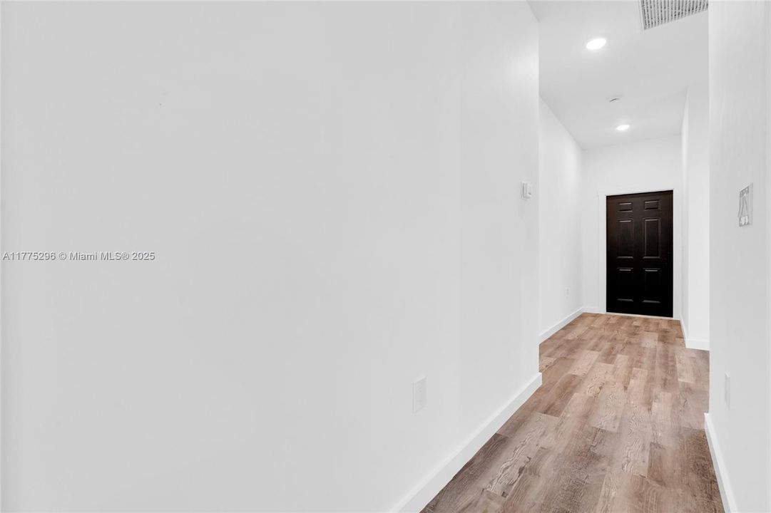 Recently Rented: $2,200 (3 beds, 2 baths, 0 Square Feet)