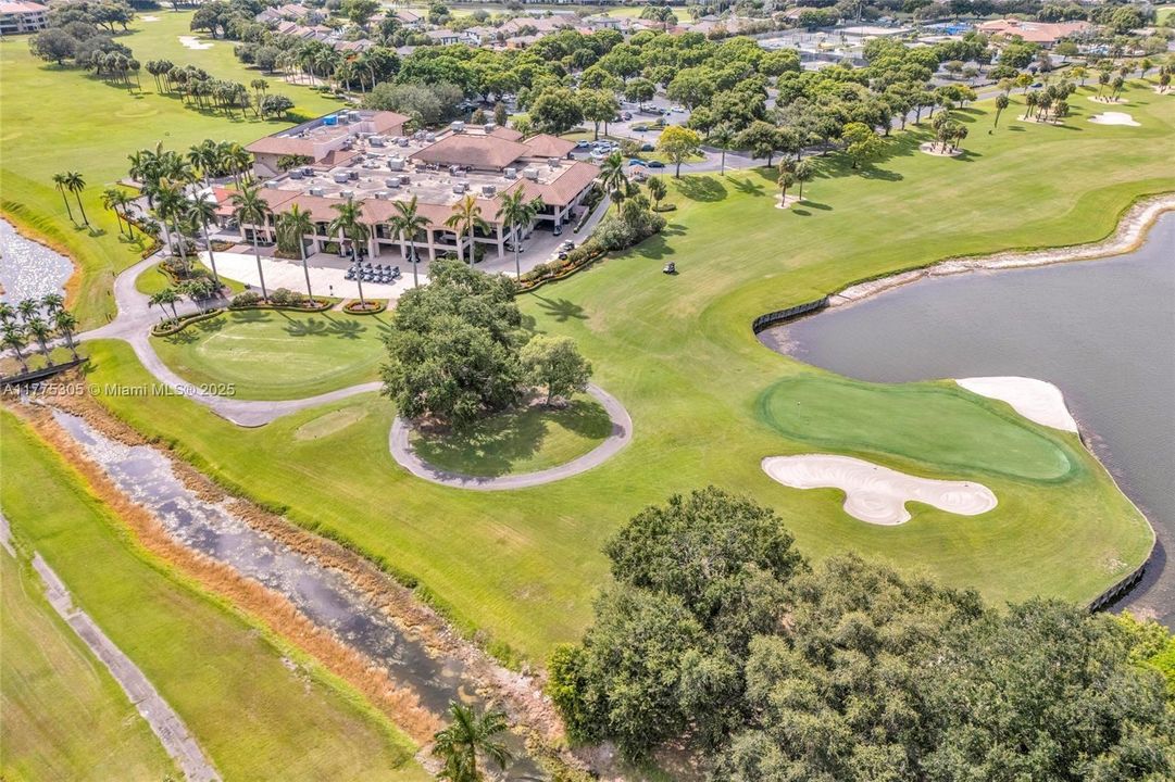 合同活跃: $699,000 (3 贝兹, 2 浴室, 1861 平方英尺)