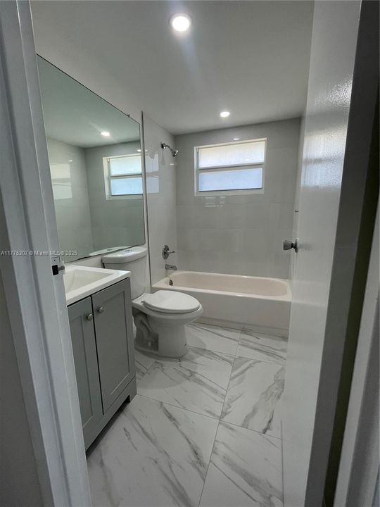 Active With Contract: $75,000 (2 beds, 2 baths, 880 Square Feet)