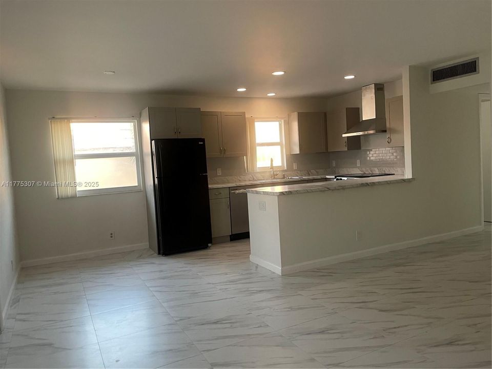 Active With Contract: $75,000 (2 beds, 2 baths, 880 Square Feet)