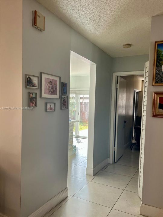 最近租的: $2,995 (3 贝兹, 2 浴室, 1358 平方英尺)