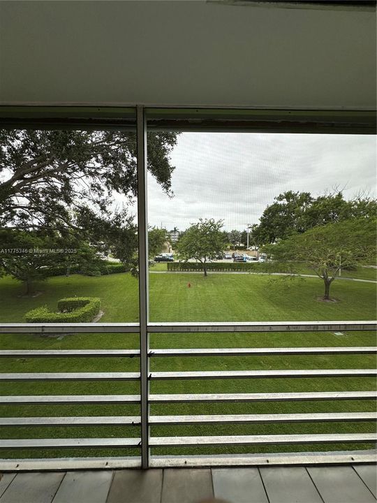 Под контрактом: $72,500 (1 спален, 1 ванн, 720 Квадратных фут)