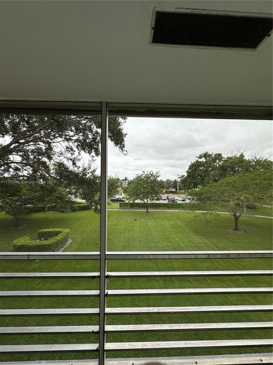 Под контрактом: $72,500 (1 спален, 1 ванн, 720 Квадратных фут)