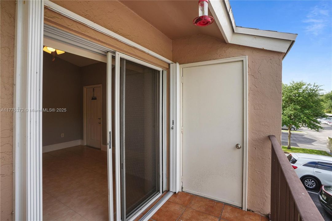 Recently Rented: $2,200 (2 beds, 2 baths, 854 Square Feet)