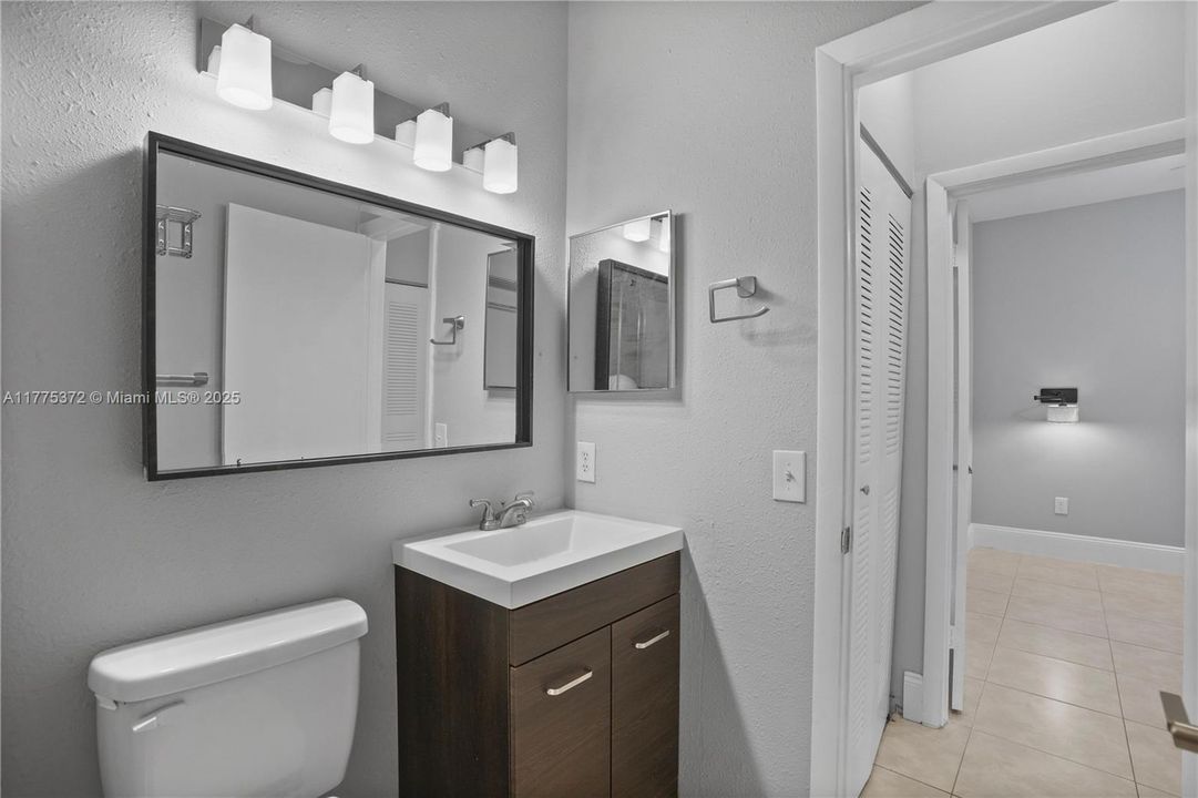 Recently Rented: $2,200 (2 beds, 2 baths, 854 Square Feet)