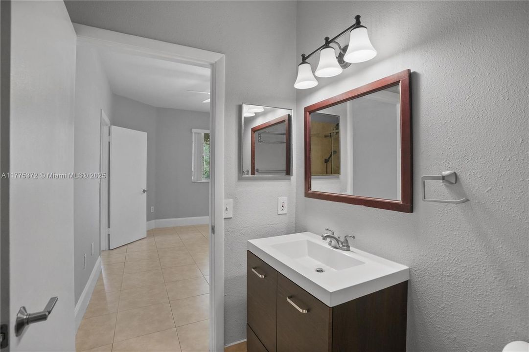 Recently Rented: $2,200 (2 beds, 2 baths, 854 Square Feet)